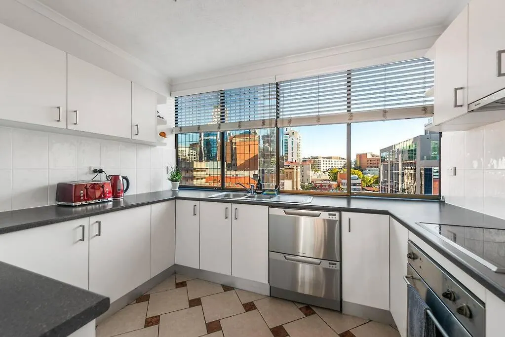 Amazing Astor Apartment ~ 5 Mins Brisbane Cbd Australia