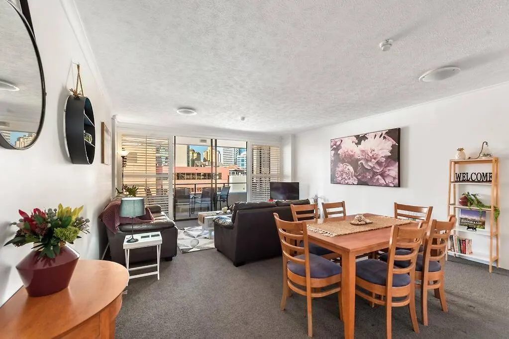Amazing Astor Apartment ~ 5 Mins Brisbane Cbd